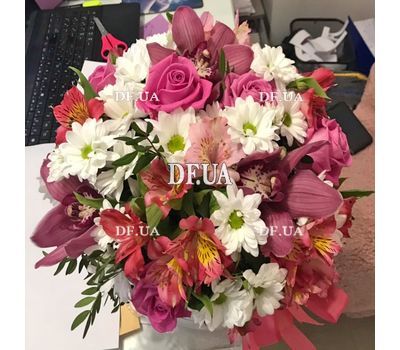 Live flowers in a box - view 11