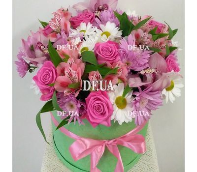 Live flowers in a box - view 2
