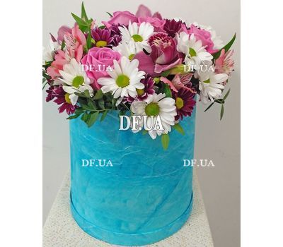 Live flowers in a box - view 4