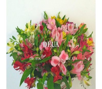 Bouquet with alstroemerias - view 3