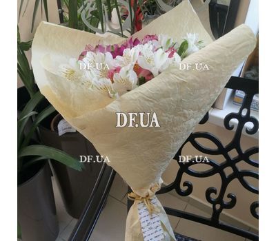 Bouquet of pink flowers alstroemerias - view 5