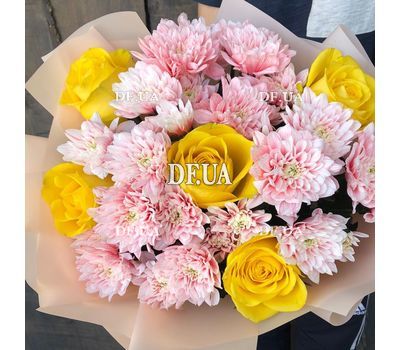Bouquet of fresh flowers - view 4