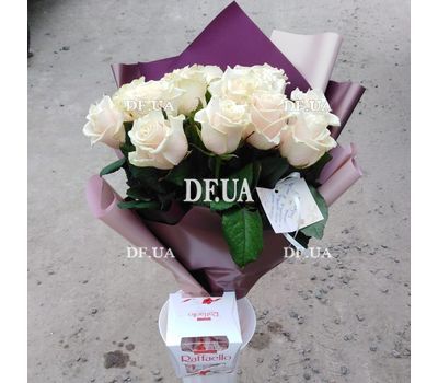 Cute bouquet of cream roses - view 4