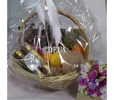 Men's basket with whiskey 2