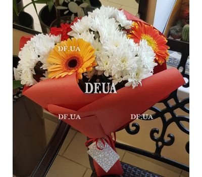 A real bouquet of flowers - view 12