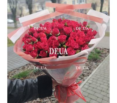 Bouquet of red spray roses 2