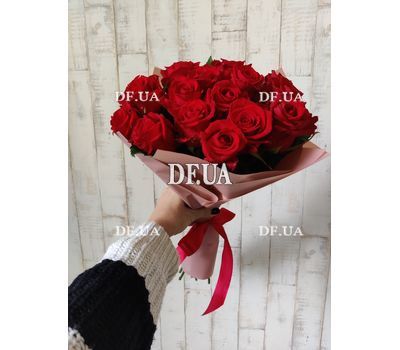 Simple bouquet of roses 7