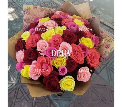 Mixed bouquet of roses - view 2