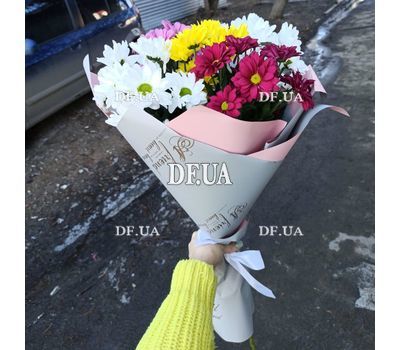 5 chrysanthemums bouquet 8