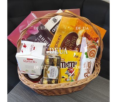 A large basket of sweet 4