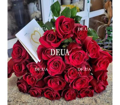 Beautiful bouquet of scarlet roses 6
