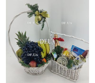 Fruit basket for the New Year with spruce branches 3