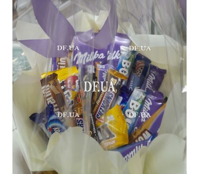 Basket with chocolate 2