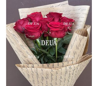Simple bouquet of 7 roses 10