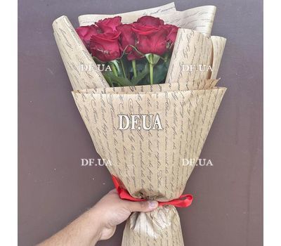 Simple bouquet of 7 roses 9