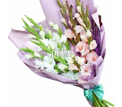 Unusual bouquet of gladioli