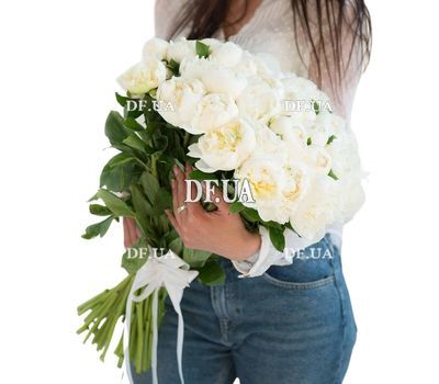 51 white peonies