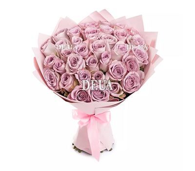Bouquet of lilac roses for birthday