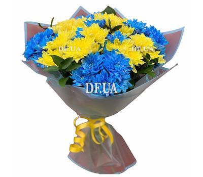 Bouquet with blue and yellow chrysanthemums
